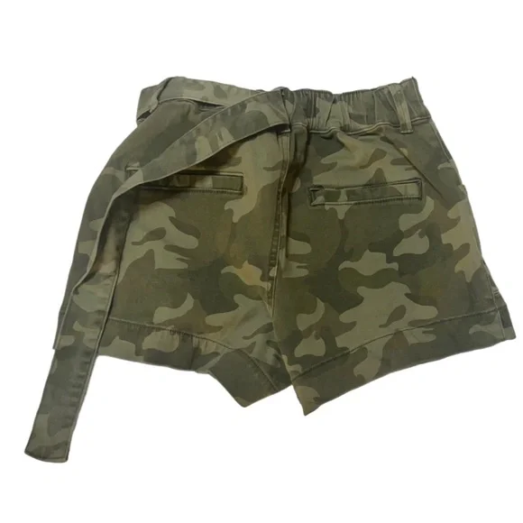 Hollister California Ultra High-Rise Mom Short Stretch Camo 3”  Women’s Size S - Picture 3 of 11